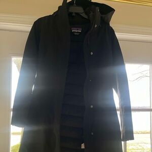 Patagonia 3-in-1 Parka: Size Small, Black